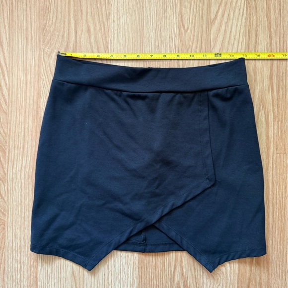 LNA REVOLVE Black Faux Wrap Mini Skirt Size Small - Picture 5 of 5